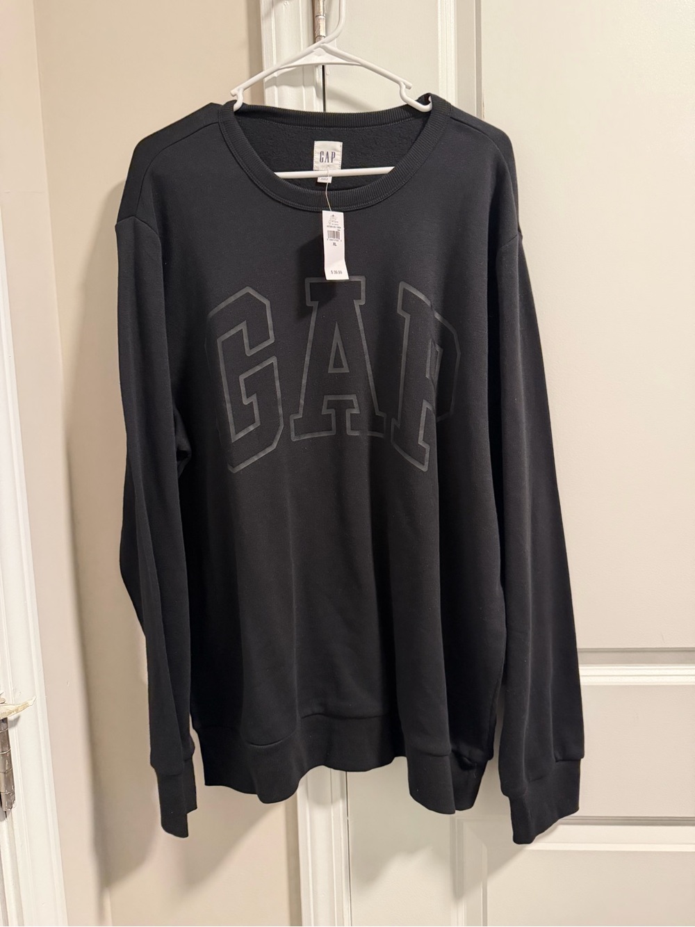 GAP Men's Black Logo Crewneck Sweatshirt